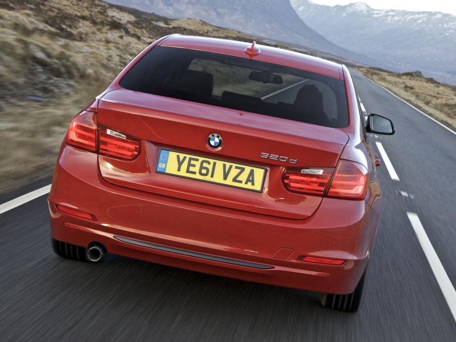  BMW 320d Sedan Sport Line 2012 года  (UK) (фото 11 из 16)